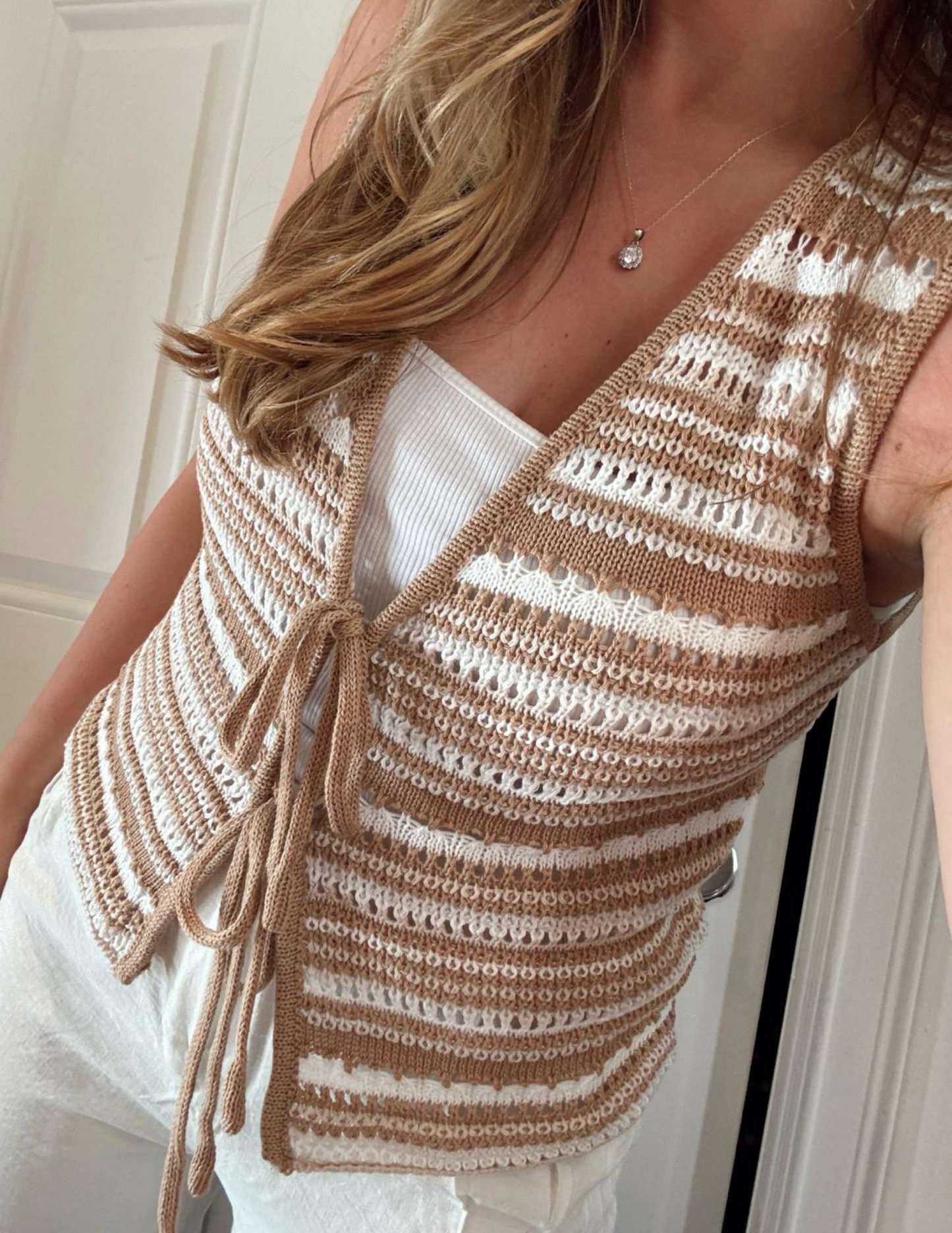 York Sleeveless Sweater Top