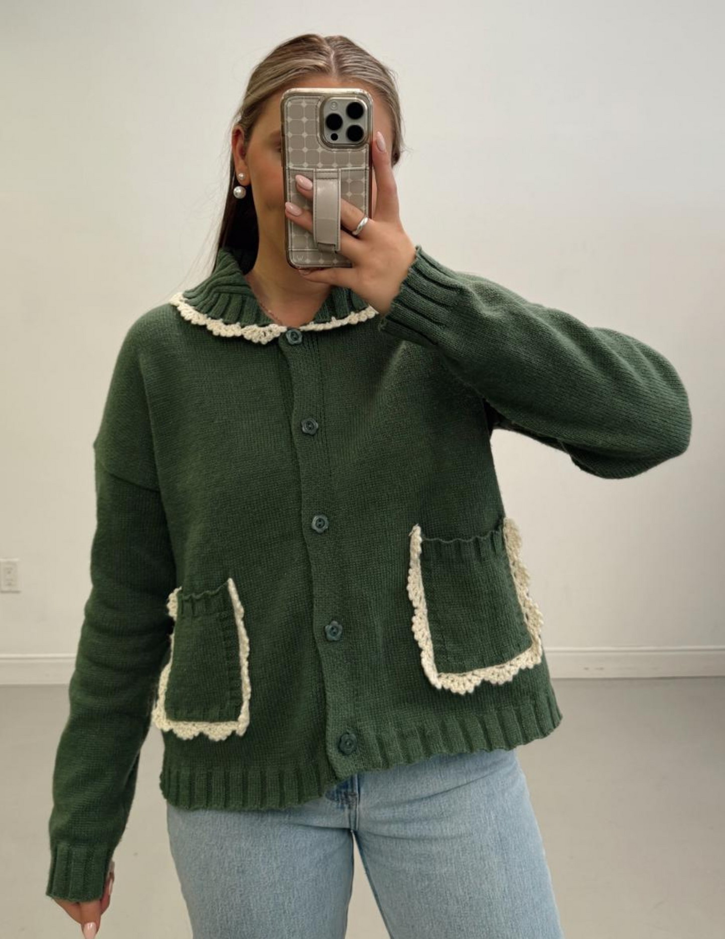 Wrenley Scallop Collared Knit Cardigan